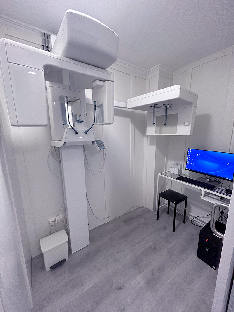 Maquina de radiografías dentales en Clínica Dra. Paula Martínez Cases